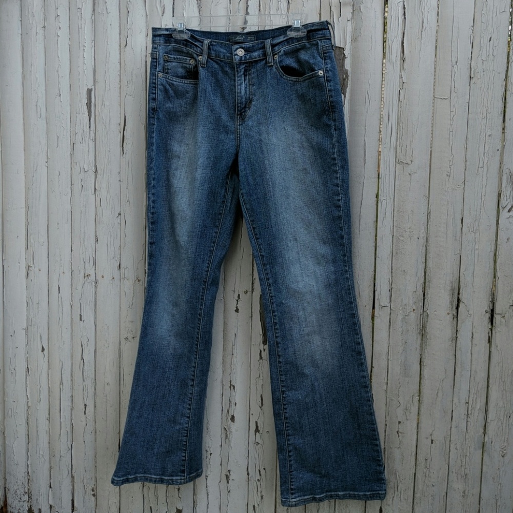 Reduced!! 🎁 Levi's 515 bootcut jeans